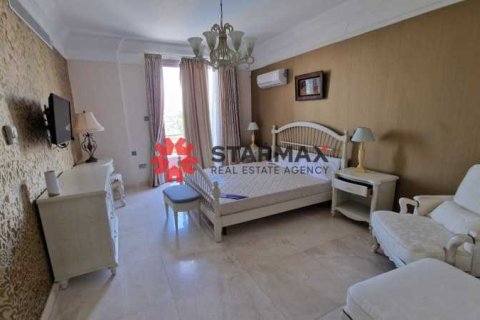 8 bedrooms Villa in Alethriko, Cyprus No. 82746 2