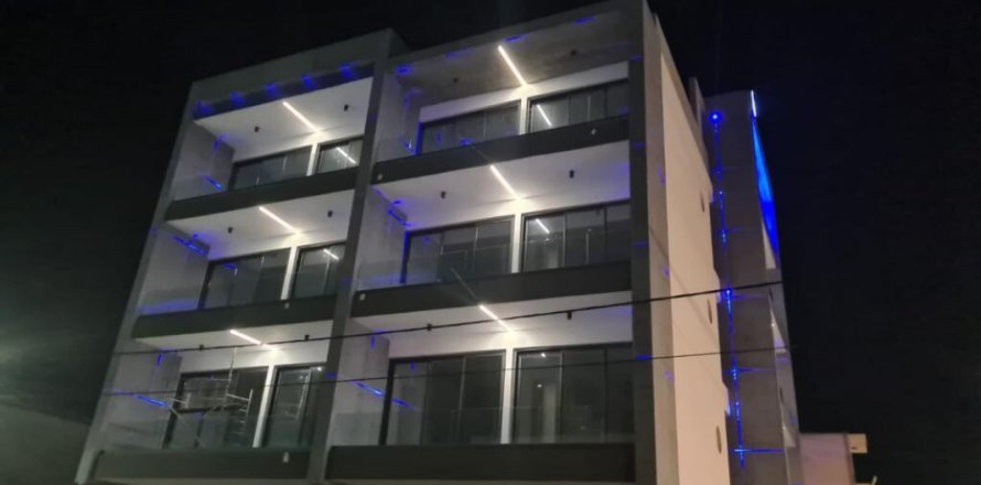 18 rooms Apartment in Limassol, Cyprus No. 107067