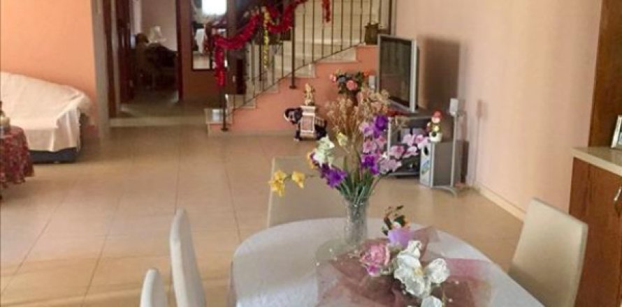 7 dormitorios Villa en Nicosia, Cyprus No. 105786