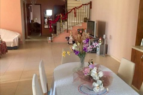 7 dormitorios Villa en Nicosia, Cyprus No. 105786