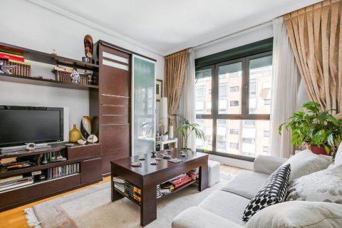 3 dormitorios Apartment en Madrid, Spain No. 26290