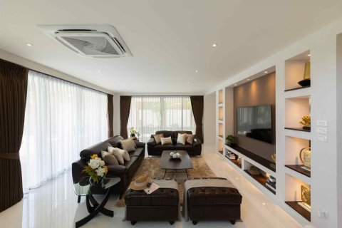 5 bedrooms House in Chiang Mai, Thailand No. 97579 1