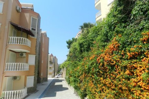 Вилла с 4 спальнями в Кестель, Турция №15326