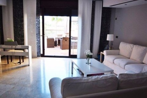 3 dormitorios Apartment en San Pedro de Alcántara, Spain No. 25145