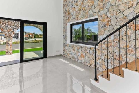 3 bedrooms House in Episkopi, Cyprus No. 44646 13