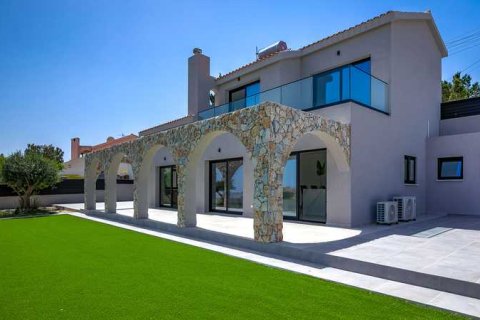 3 bedrooms House in Episkopi, Cyprus No. 44646 1