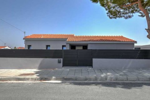 3 bedrooms House in Episkopi, Cyprus No. 44646 17