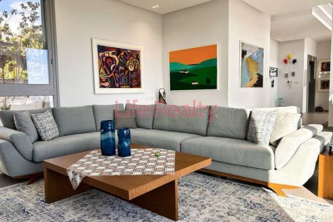 6 bedrooms House in Mouttagiaka, Cyprus No. 100846 4