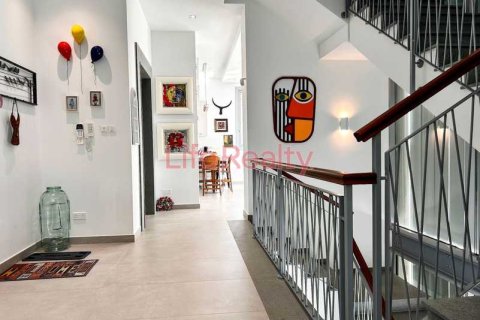 6 bedrooms House in Mouttagiaka, Cyprus No. 100846 17