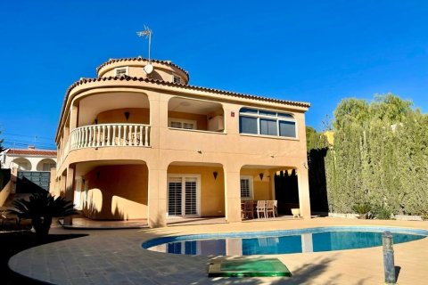 4 dormitorios Villa en Torrevieja, Spain No. 83823