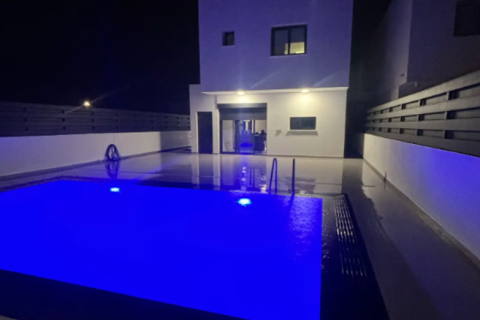 2 dormitorios Villa en Larnaca, Cyprus No. 83507 1