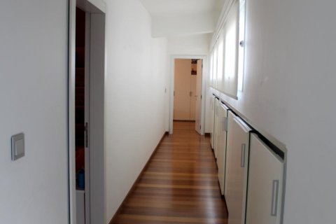 5 bedrooms Villa in Limassol, Cyprus No. 106249 3