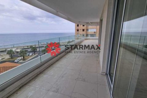 4 bedrooms Apartment in Larnaca, Cyprus No. 82834 9