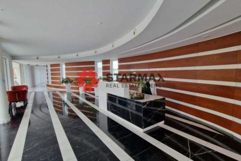 4 bedrooms Apartment in Larnaca, Cyprus No. 82834 1