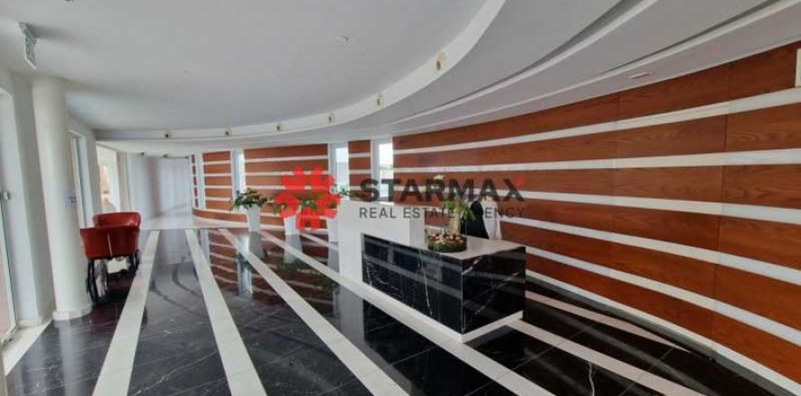 4 bedrooms Apartment in Larnaca, Cyprus No. 82834