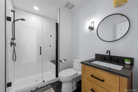 4 bedrooms House in Longmont, USA No. 77081 20