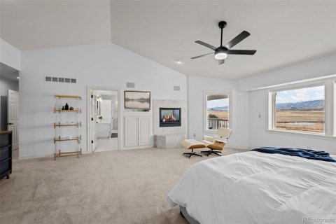 4 bedrooms House in Longmont, USA No. 77081 23