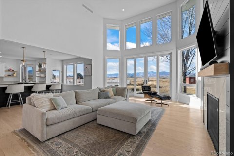 4 bedrooms House in Longmont, USA No. 77081 3