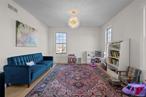 4 bedrooms House in Longmont, USA No. 77081 21