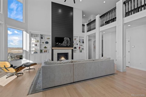 4 bedrooms House in Longmont, USA No. 77081 6