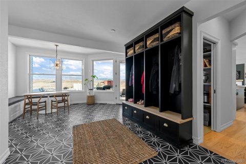 4 bedrooms House in Longmont, USA No. 77081 15