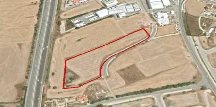13355m² Land à Latsia, Cyprus No. 35694