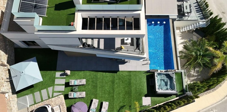 3 bedrooms Villa in Finestrat, Spain No. 129462
