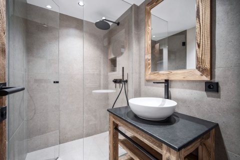 5 bedrooms House in Les Belleville, France No. 99590 15