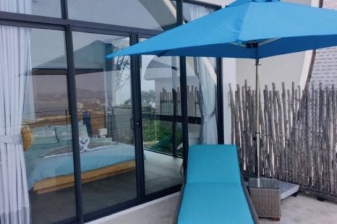 3 bedrooms Villa on the Chaweng Beach, Thailand No. 96059 7