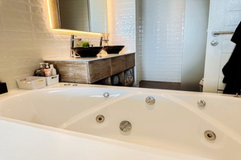 4 bedrooms Penthouse in Layan Beach, Thailand No. 97284 24