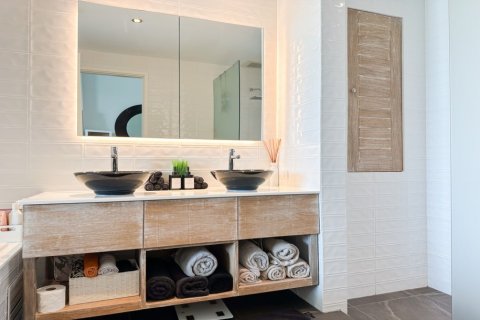 4 bedrooms Penthouse in Layan Beach, Thailand No. 97284 23