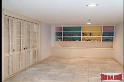 2 bedrooms Apartment in Bangkok, Thailand No. 95820 4