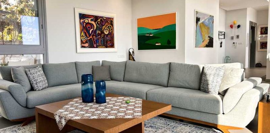 Вилла с 7 спальнями в Мутайяка, Кипр №83548