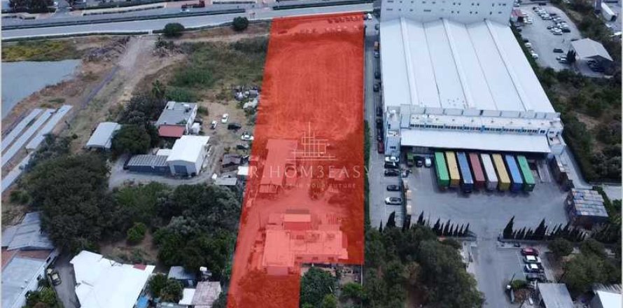 Commercial property à Limassol, Cyprus No. 104288