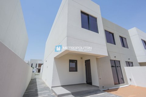 3 dormitorios Townhouse en  Yas Island, UAE No. 122247