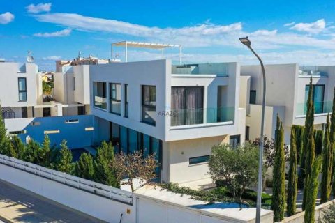 Вилла с 3 спальнями в Пернера, Кипр №101520 3