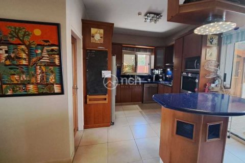 4 bedrooms Villa in Limassol, Cyprus No. 70993 13