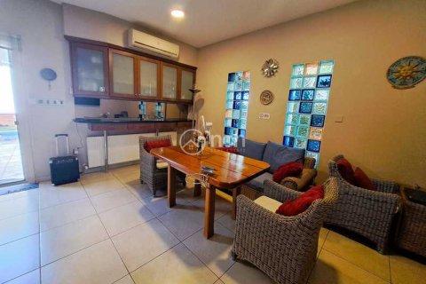 4 bedrooms Villa in Limassol, Cyprus No. 70993 12