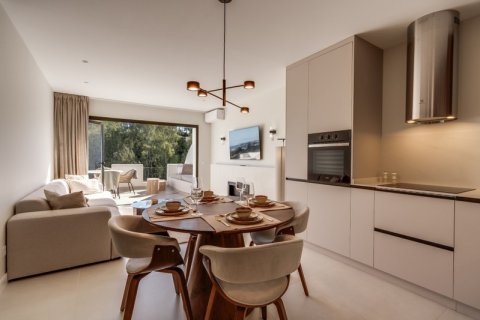 3 bedrooms Apartment in Benahavis, Spain No. 83917