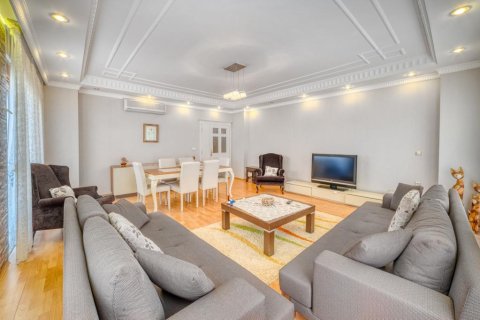 5 rooms Apartment in Alanya, Turkey No. 22041