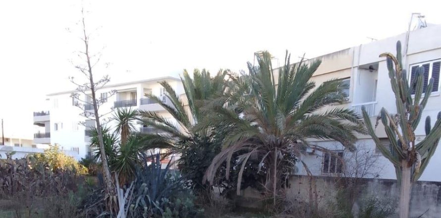 688m² Land in Nicosia, Cyprus No. 28038