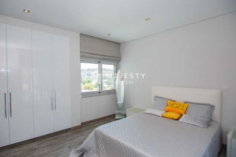 4 chambres Villa à Agios Tychonas, Cyprus No. 74883 8