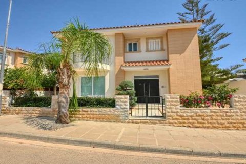 5 chambres House à Paralimni, Cyprus No. 100724 4