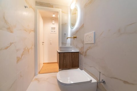 2 rooms Apartment in Glyfada, Greece No. 108429 13