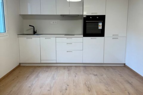 2 rooms Apartment in Glyfada, Greece No. 108429 4