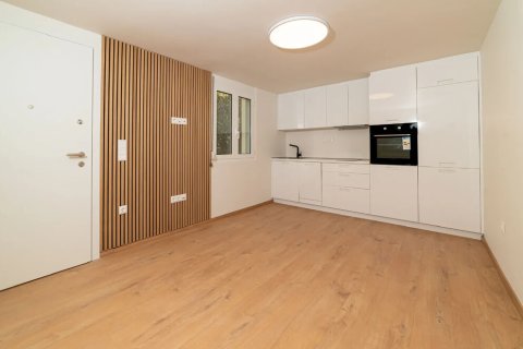 2 rooms Apartment in Glyfada, Greece No. 108429 14