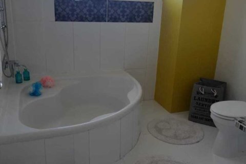 3 bedrooms House in Agios Athanasios, Cyprus No. 29952 4