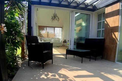 3 bedrooms House in Agios Athanasios, Cyprus No. 29952 11