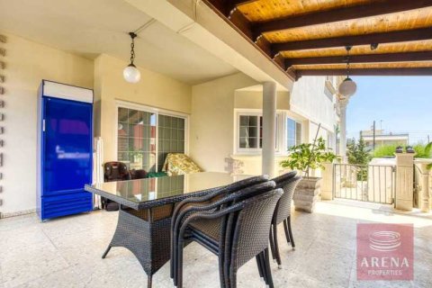 Вилла с 4 спальнями в Паралимни, Кипр №63103 6