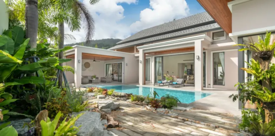 3 bedrooms Villa in Phuket, Thailand No. 84768